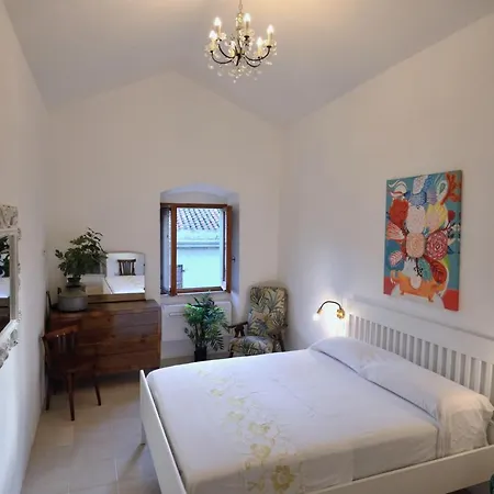 Ferienhaus Charming Spacious 3-bedroom Townhouse Bosa