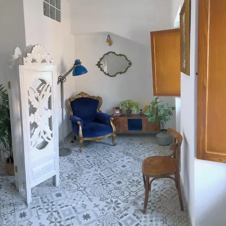 Charming Spacious 3-bedroom Townhouse