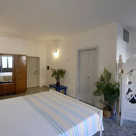 Charming Spacious 3-bedroom Townhouse *