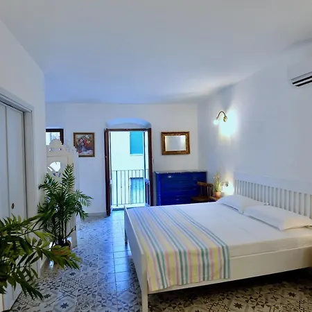 Ferienhaus Charming Spacious 3-bedroom Townhouse Bosa