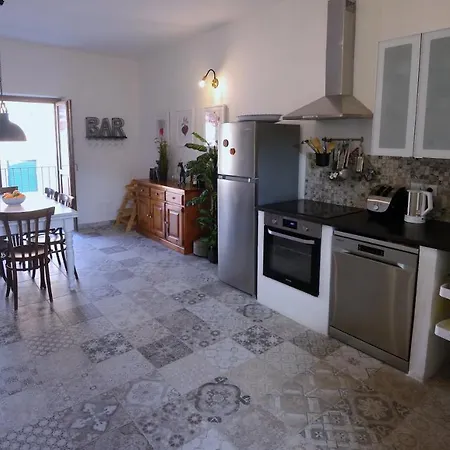 Dom wakacyjny Charming Spacious 3-bedroom Townhouse